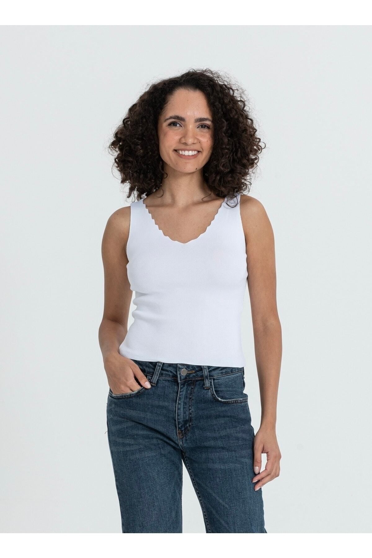 Kesik Yaka Esnek Kadın Triko T-shirt BEYAZ