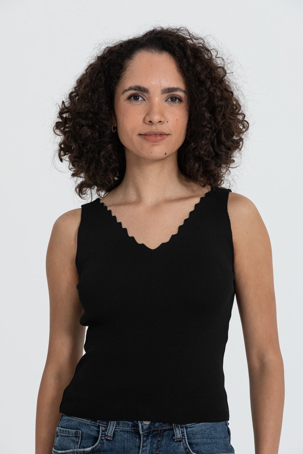 Kesik Yaka Esnek Kadın Triko T-shirt SİYAH