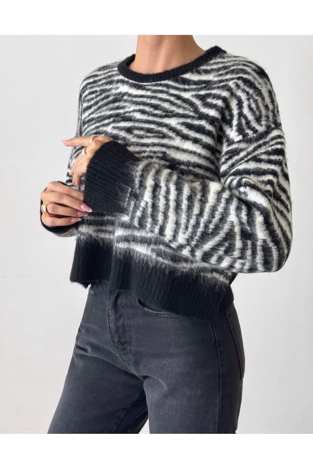 Zebra Desenli Standart Beden Kadın Kazak