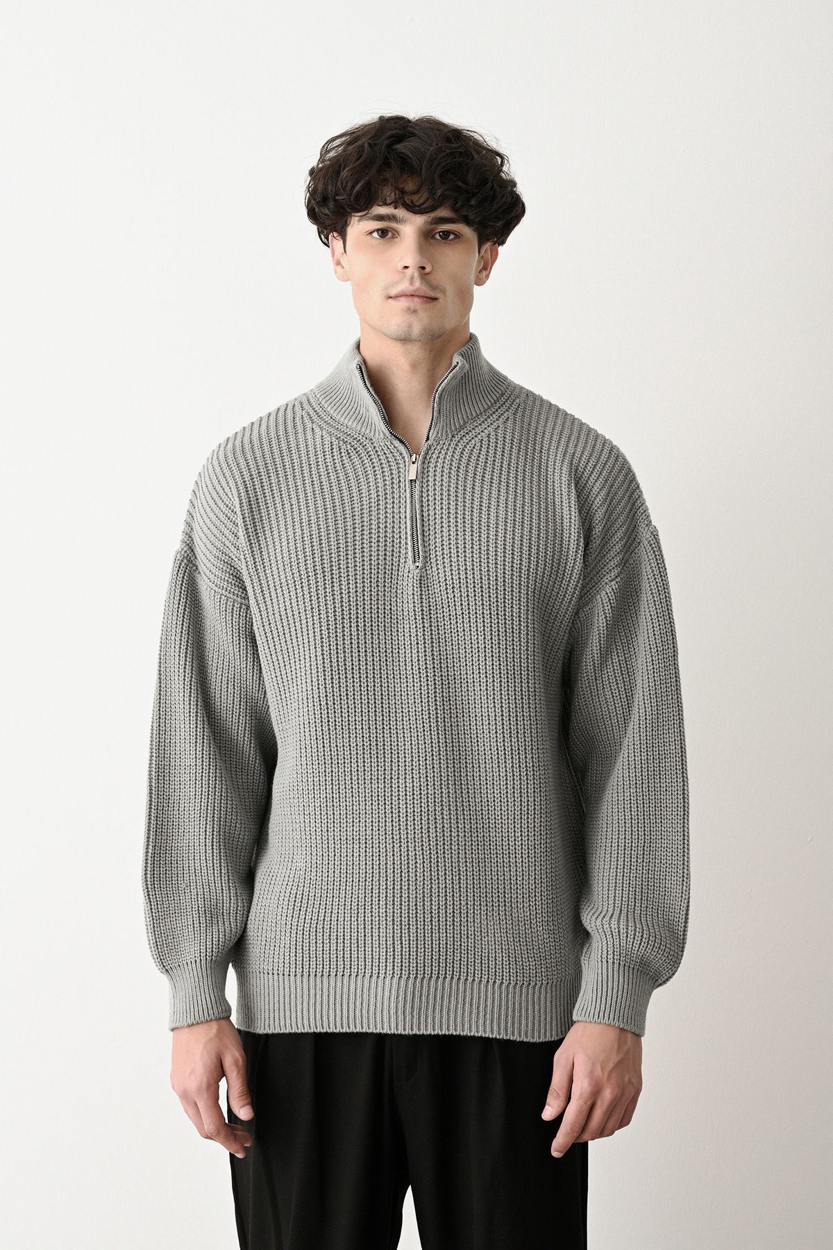 Fermuarlı Dik Yaka Basic Oversize Kazak